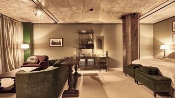 デラックス ルーム コートヤードビュー | ミニバー、セーフティボックス (室内)、デスク、遮光カーテン