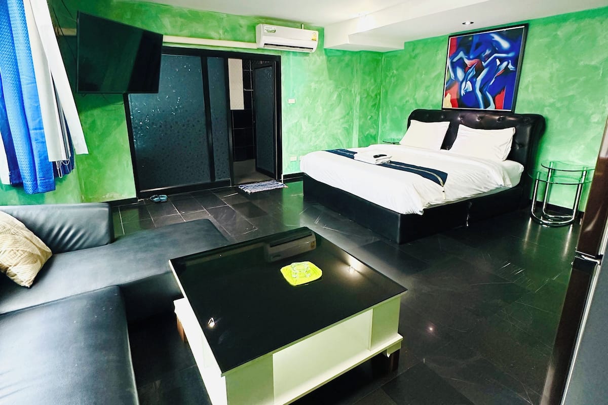 1 bedroom, minibar, in-room safe, desk