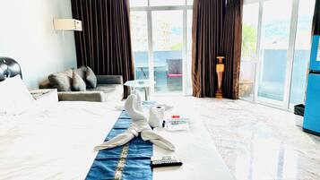 VIP Room | Minibar, coffres-forts dans les chambres, bureau, chambres insonorisées