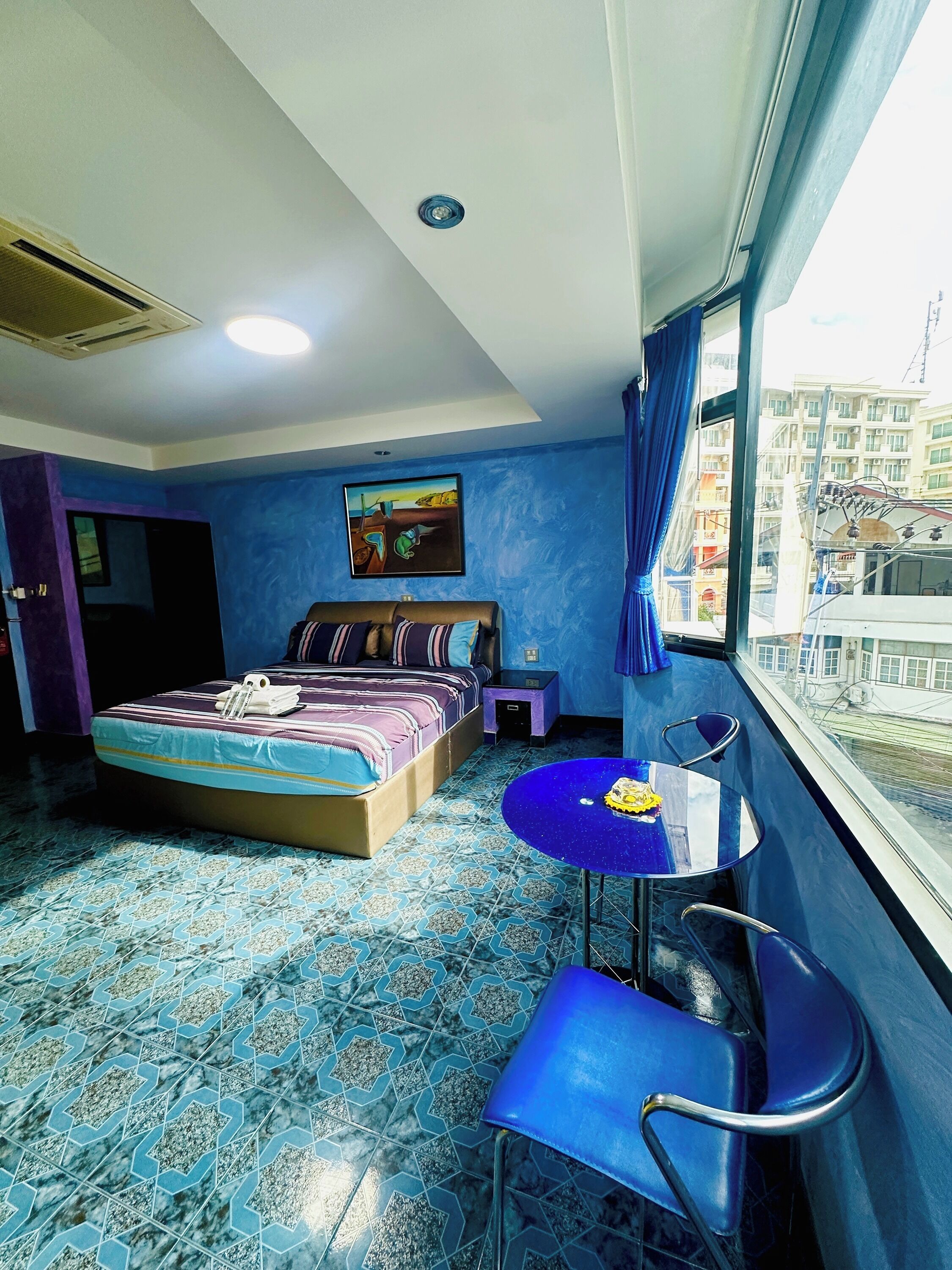 Minibar, in-room safe, desk, soundproofing