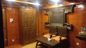 Superior Double or Twin Room, Private Bathroom | Desk, soundproofing, free WiFi, bed sheets