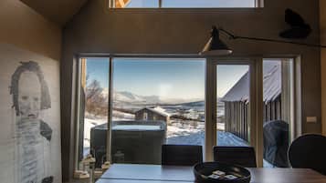 Apartment, 2 Bedrooms, Sea View (Kotabyggð 15, 601 Akureyri) | In-room dining