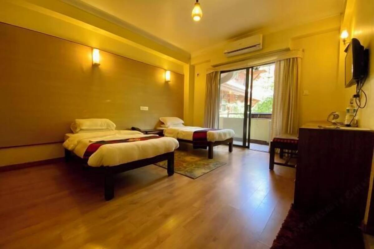 In-room safe, desk, soundproofing, free WiFi