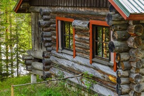 Eco-Art Villa with two bedrooms and sauna | Desk, WiFi