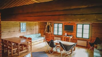 Luksustalo, 2 makuuhuonetta, sauna, järvinäköala | Työpöytä, Wi-Fi