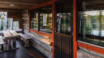 Eco-Art Villa with two bedrooms and sauna | Työpöytä, Wi-Fi