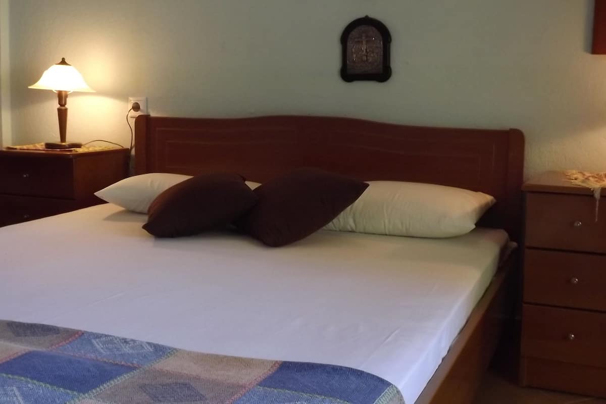 Apartment, 1 Bedroom | 1 bedroom, hypo-allergenic bedding, desk, iron/ironing board