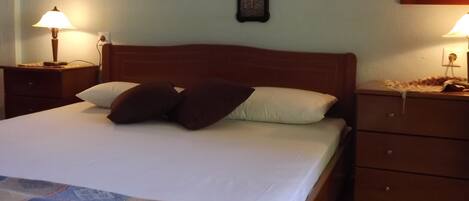 Apartment, 1 Bedroom | Hypo-allergenic bedding, desk, iron/ironing board