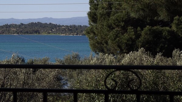 Porch - Pefka Studios & Apartments (Sithonia)