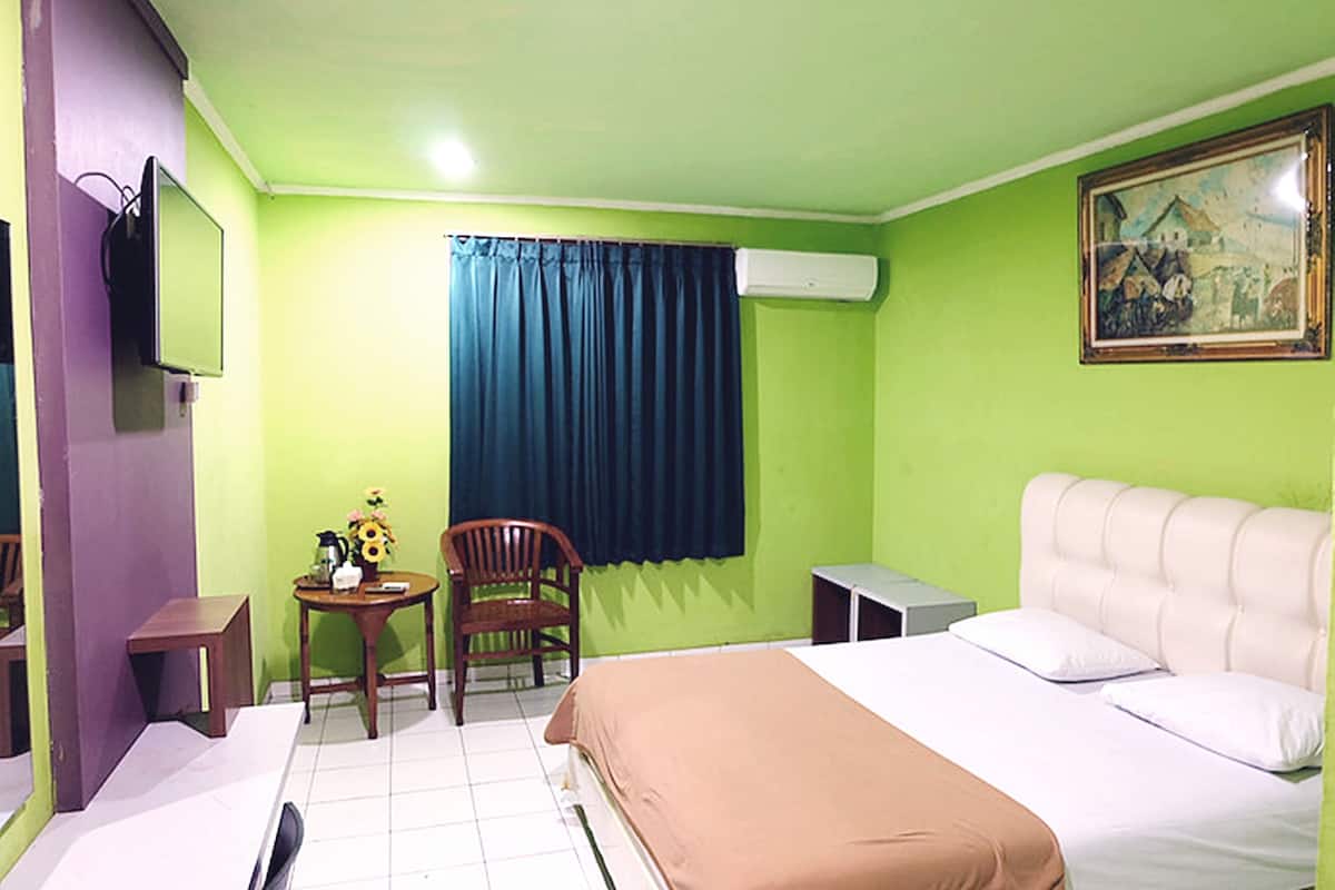 standard room | desk