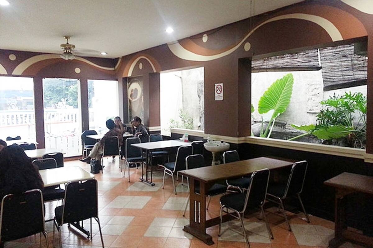 breakfast, lunch, dinner served; indonesian cuisine