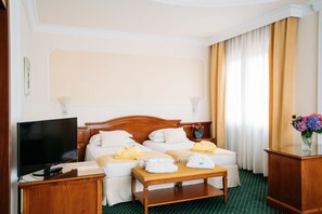 迷你吧、客房內保險箱、書桌、免費無線上網