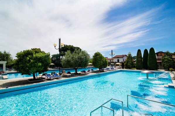 Indoor pool, outdoor pool - Hotel Terme Antoniano (Montegrotto Terme)