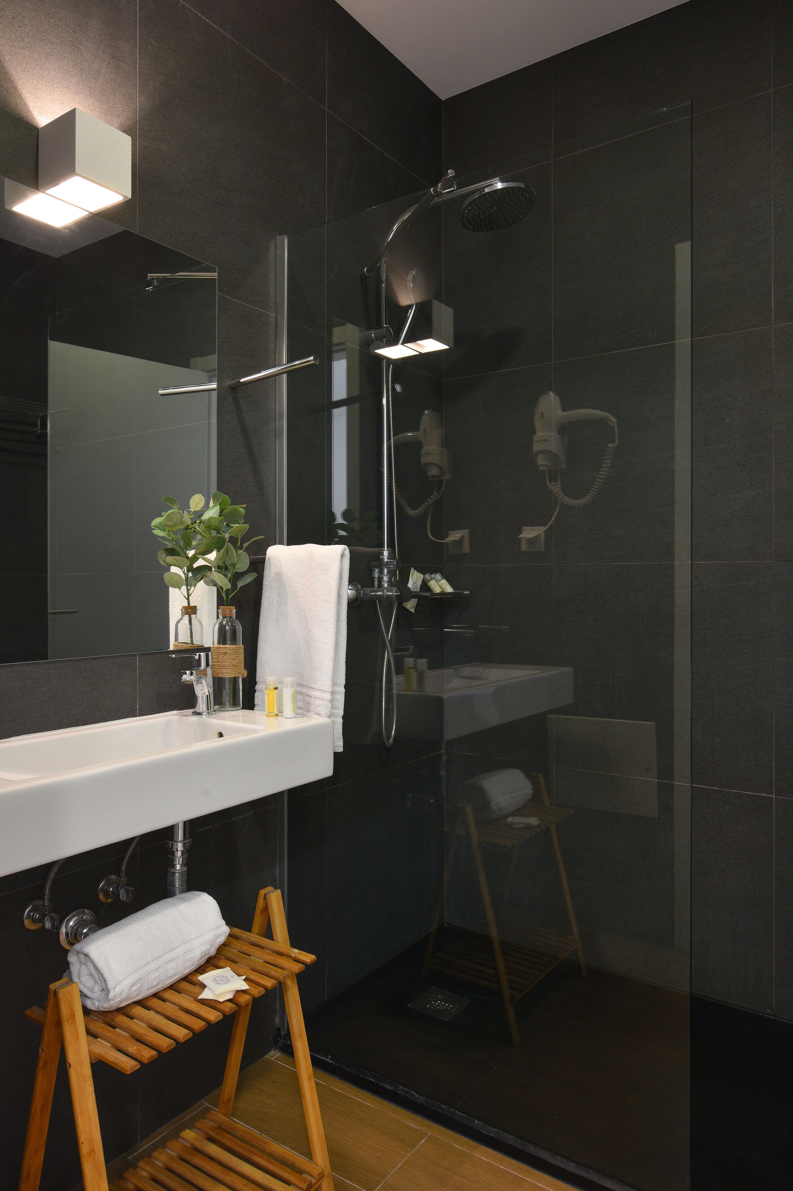 standard double room, terrace | bathroom | shower, rainfall showerhead, free toiletries, hair dryer
