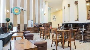 Aamiainen, lounas ja illallinen; indonesialainen keittiö