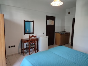Superior Double or Twin Room, Non Smoking, Garden View | Private kitchenette