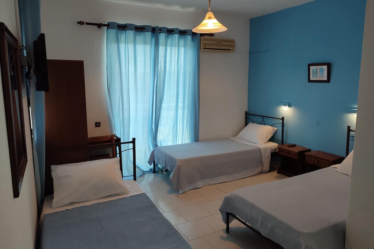 Ropa de cama hipoalergénica, escritorio y cortinas blackout