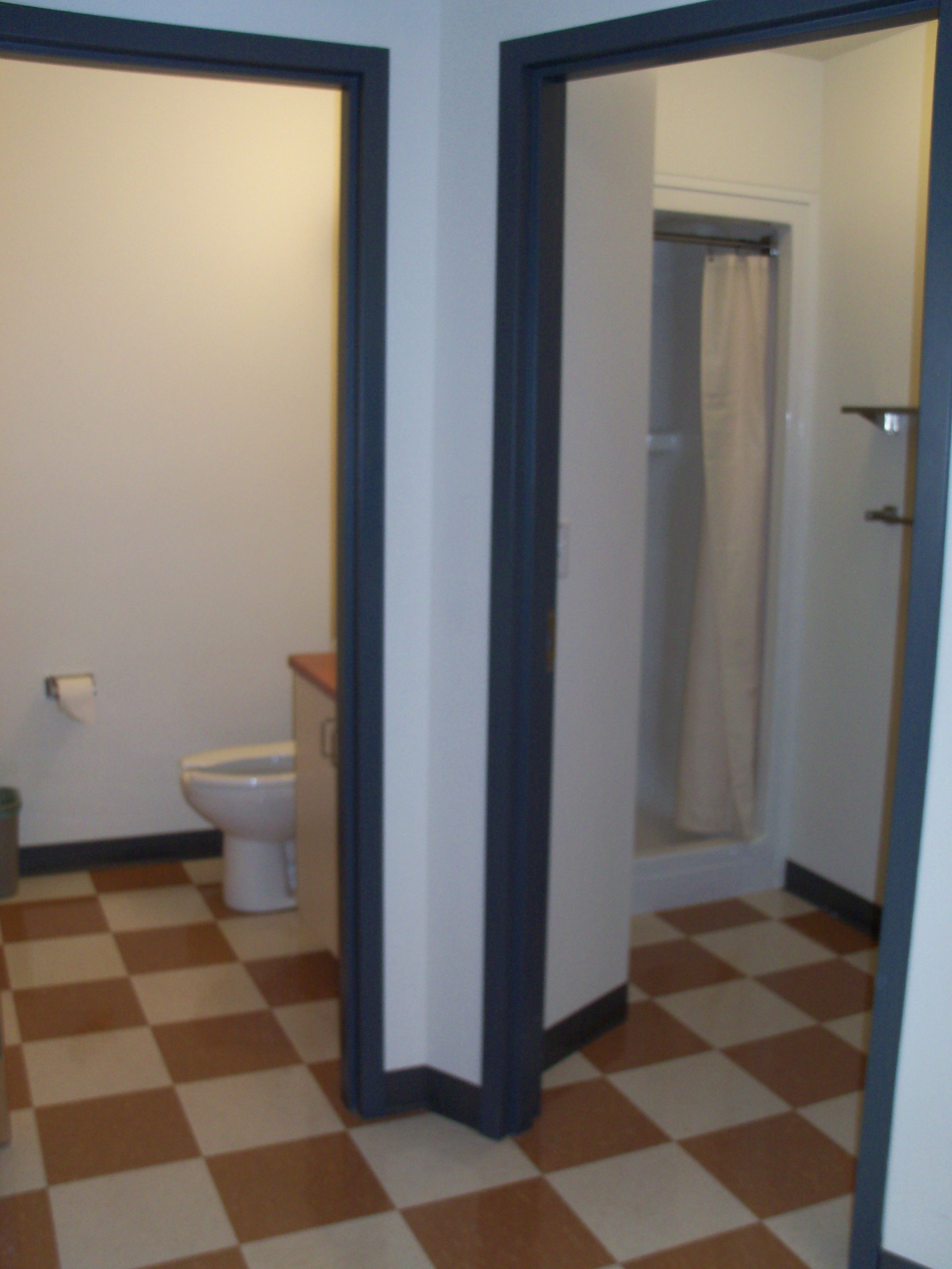 free toiletries, towels