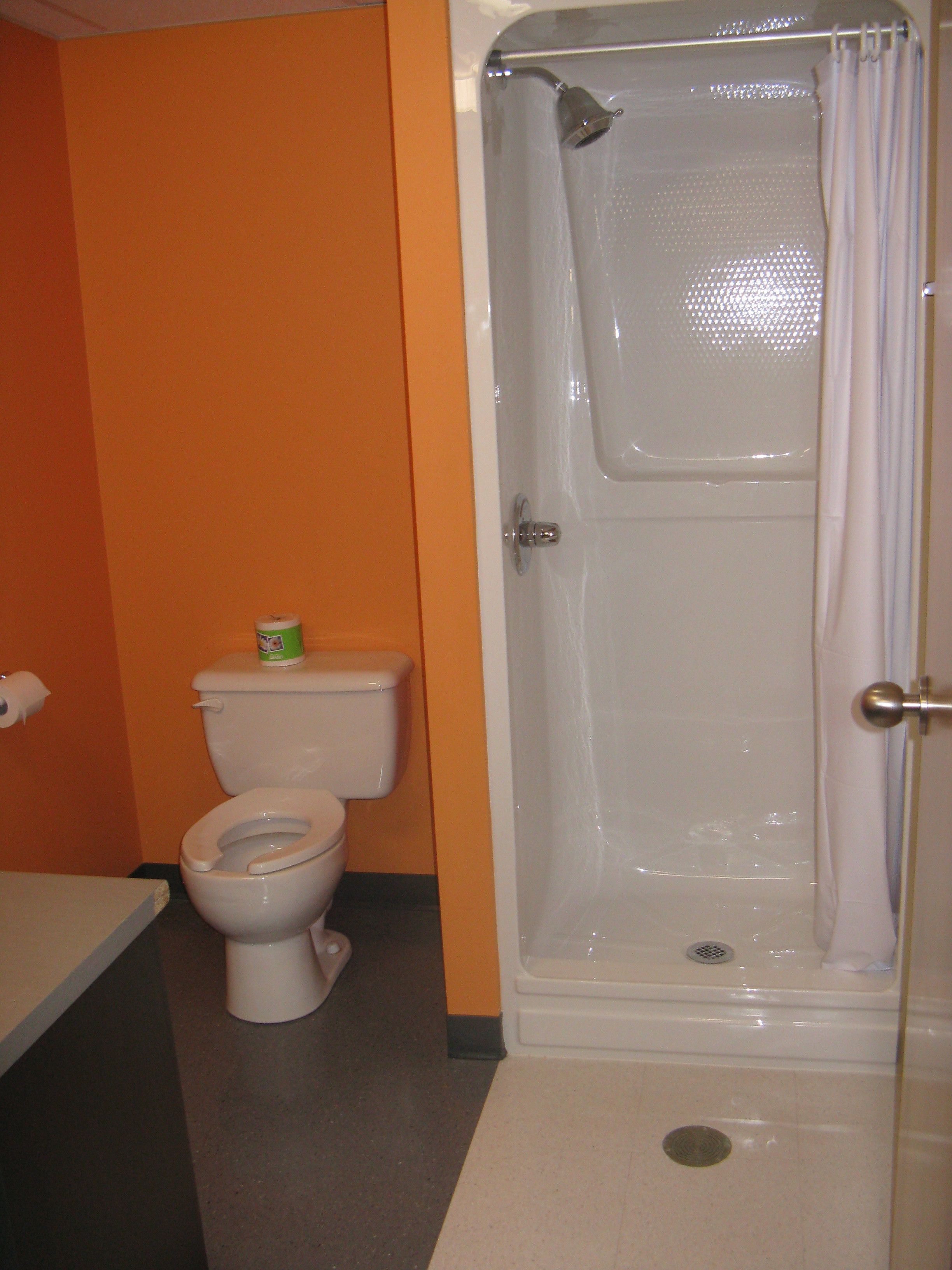 free toiletries, towels