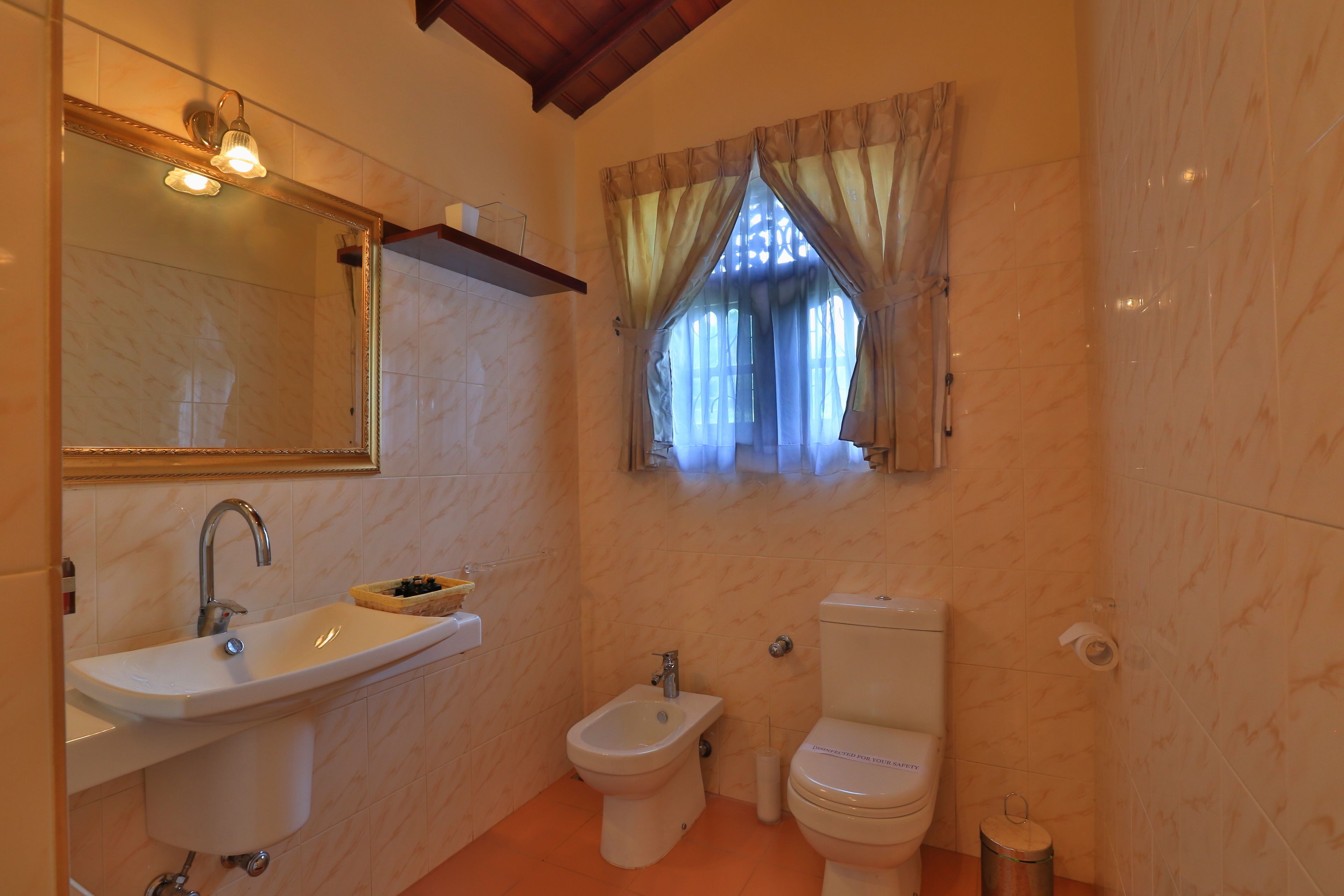 Foto - Emel Boutique