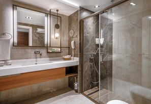 Regadera, regadera con hidromasaje, amenidades de baño gratuitas 