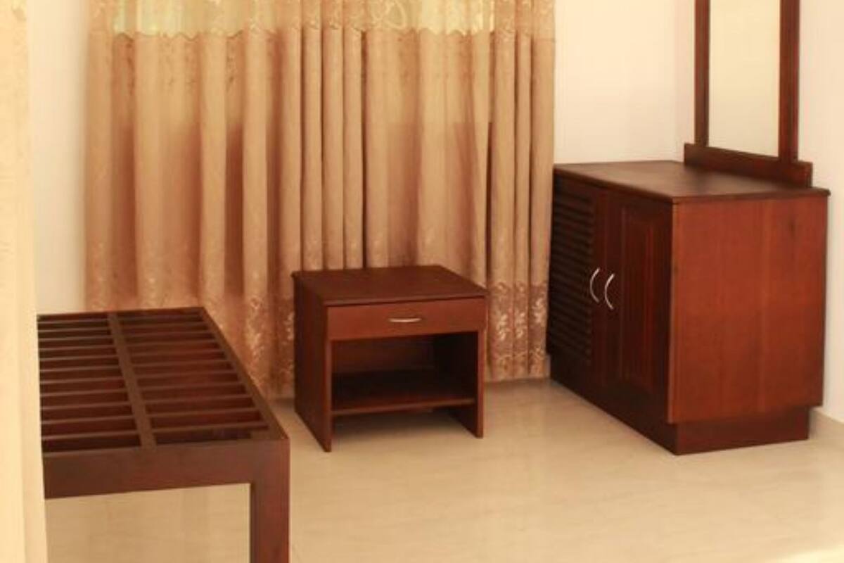 In-room safe, desk, free WiFi