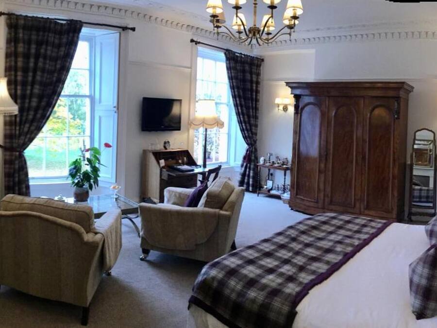 Egyptian cotton sheets, premium bedding, pillowtop beds