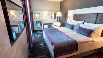 Small Double Room | In-room safe, desk, free WiFi