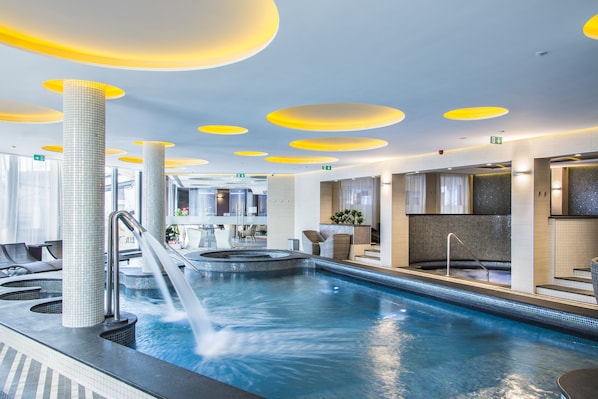 2 indoor pools, seasonal outdoor pool, sun loungers