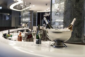 Bar (on property) - Aura Hotel - Adults Only (Balatonfured)