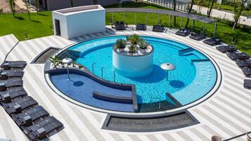 2 indoor pools, seasonal outdoor pool, sun loungers