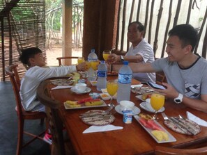 Breakfast, lunch and dinner served - Sigiri Wilderness Resort (Avudangawa)