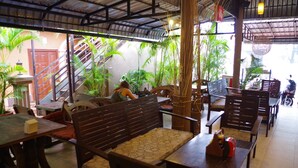 Lobby sitting area - Apex Koh Kong Hotel (Khemarak Phoumin)