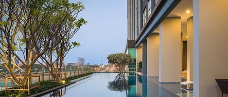 Kolam renang terbuka