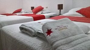ห้องแฟมิลี่ทริปเปิล, เตียงเดี่ยว 3 เตียง | ตู้นิรภัยในห้องพัก, เตารีด/โต๊ะรีดผ้า, Wi-Fi ฟรี