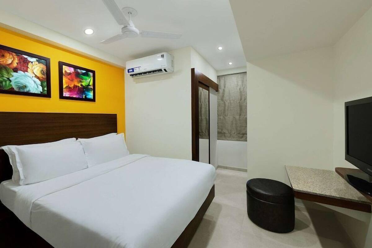 Minibar, in-room safe, desk, soundproofing