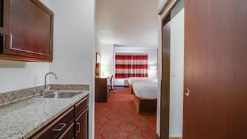 Deluxe Room, 2 Queen Beds, Kitchenette | Private kitchenette | Fridge, microwave, stovetop, coffee/tea maker