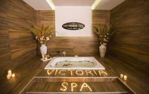 室内 SPA 浴缸