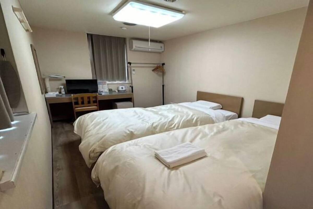 Free WiFi, bed sheets