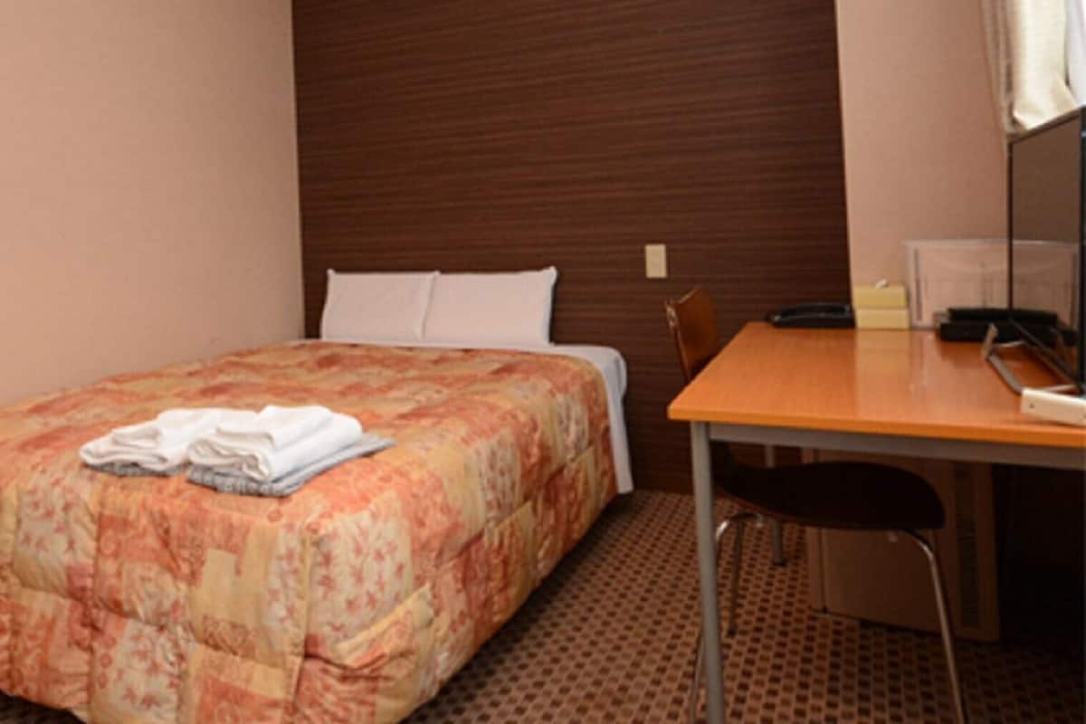Escrivaninha, Wi-Fi de cortesia, roupa de cama