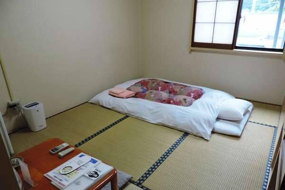In-room safe, laptop workspace, soundproofing, free WiFi
