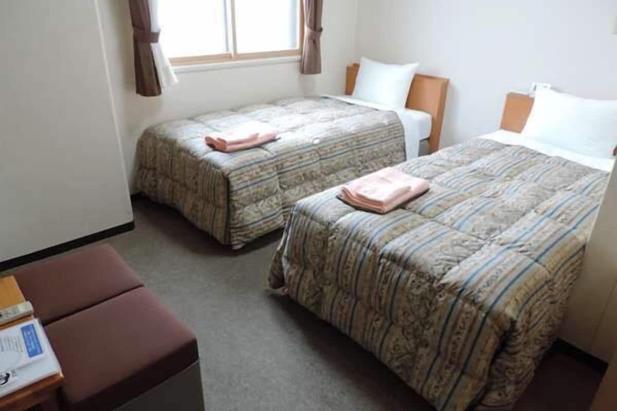 In-room safe, laptop workspace, soundproofing, free WiFi