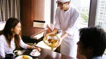 Free daily breakfast