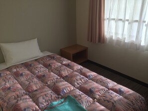 Desk, WiFi, bed sheets - Hotel Niihama Hills Prince House (Niihama)