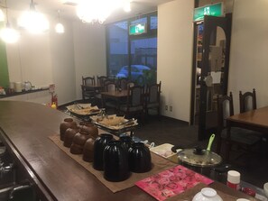 매일 무료 아침 식사 포함