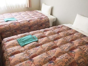 Desk, WiFi, bed sheets - Hotel Niihama Hills Prince House (Niihama)