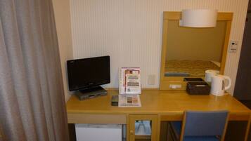 Desk, free WiFi