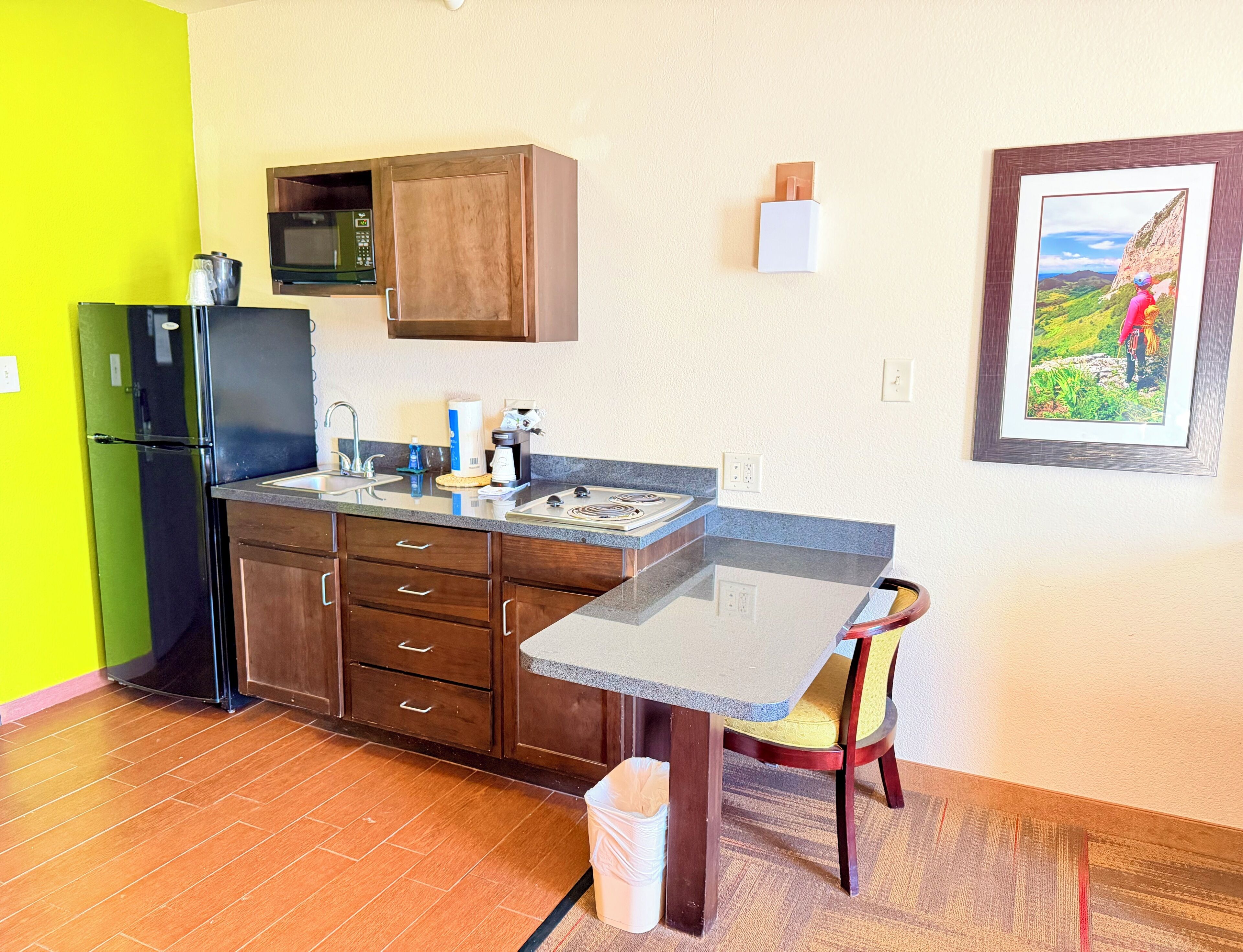 Fridge, microwave, stovetop, coffee/tea maker