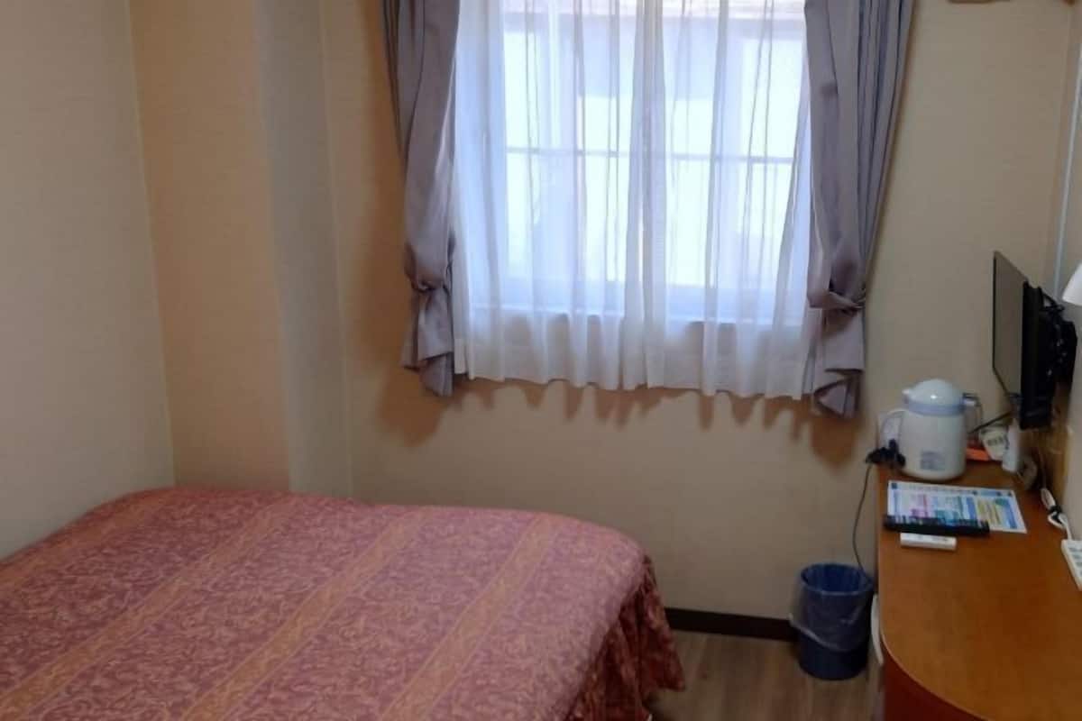 Desk, blackout curtains, iron/ironing board, free WiFi