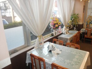 Tägliches inbegriffenes Frühstücksbuffet